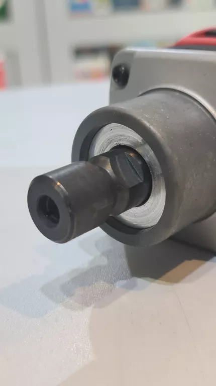 MILWAUKEE SZLIFIERKA SIECIOWA DG30E