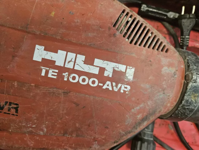 MŁOT WYBURZENIOWY HILTI TE 1000 AVR KOMPLET