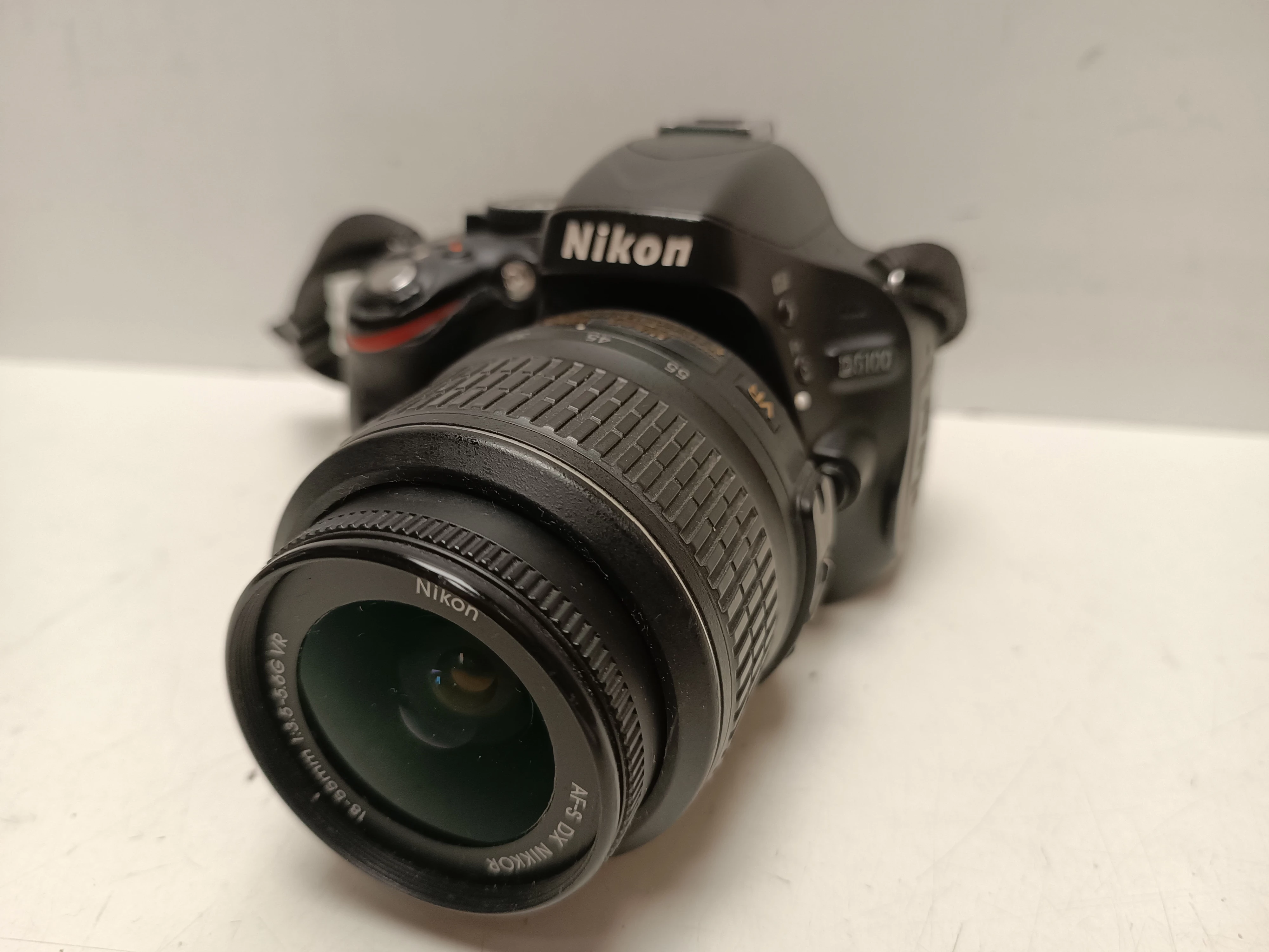 aparat-nikon-d5100-bodyobiektyw-nikon-d5100-w-zestawie-korpus-obiektyw