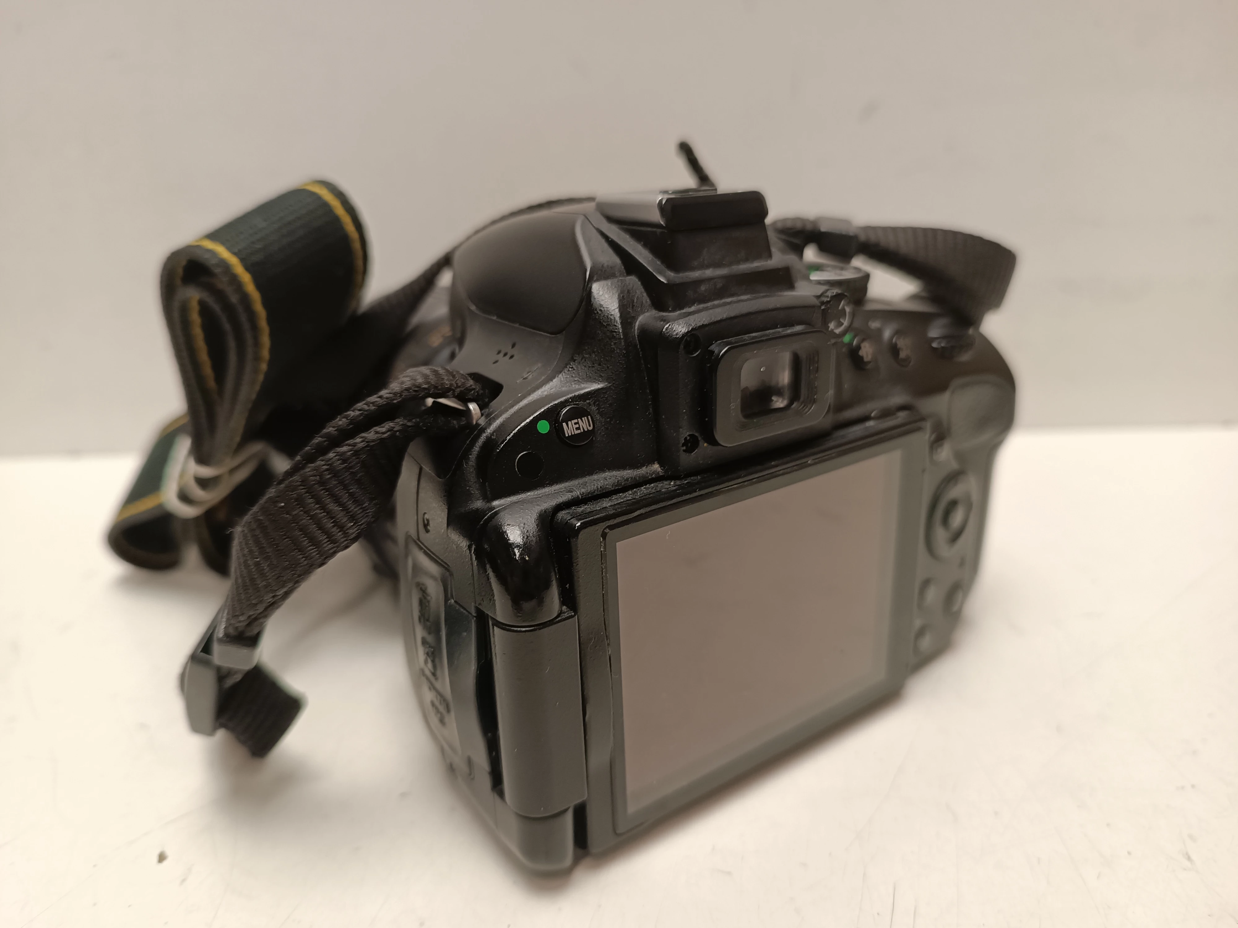 aparat-nikon-d5100-bodyobiektyw-nikon-d5100-ean-gtin-0018208885145