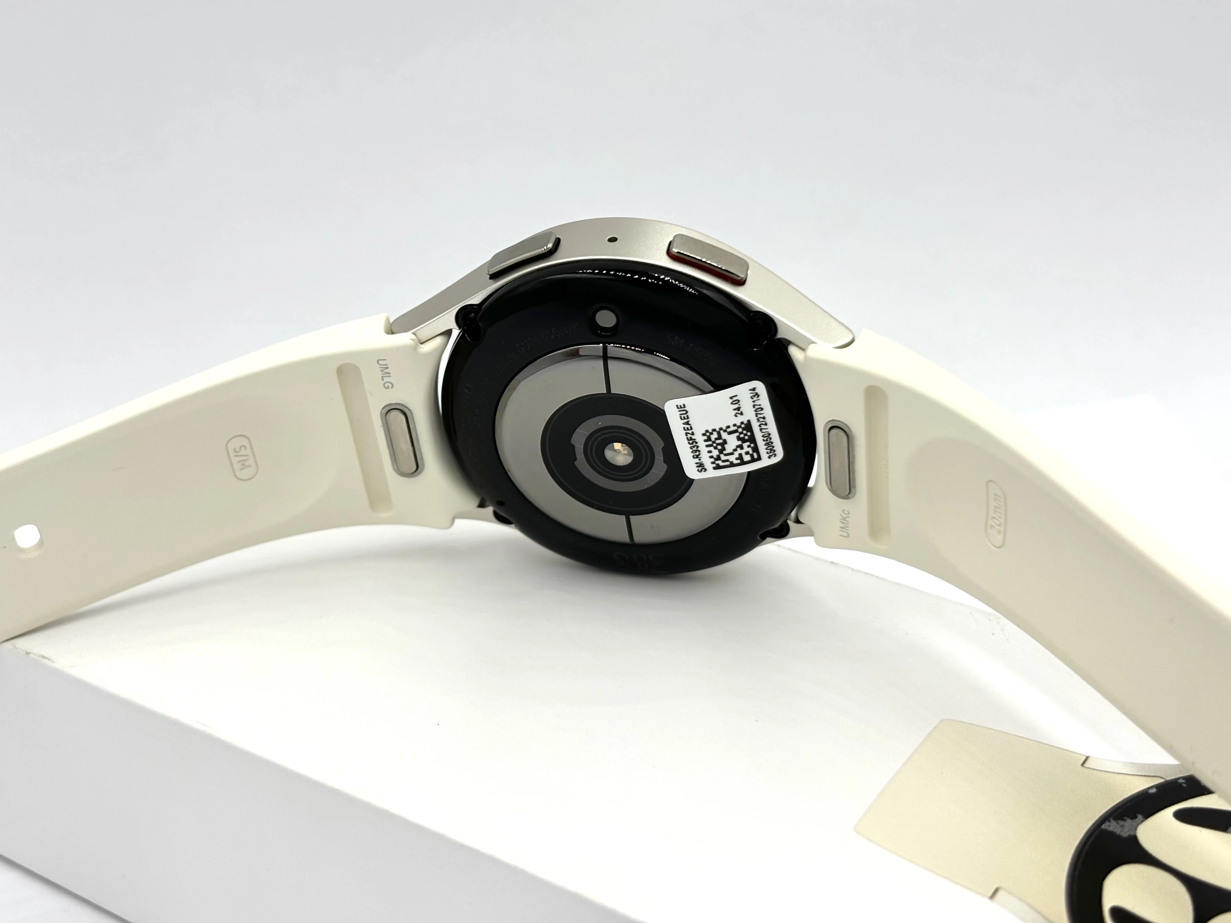 smartwatch-samsung-galaxy-watch-6-r935-40mm-gold-lte-gps-bezowy-komplet-rodzaj-smartwatch