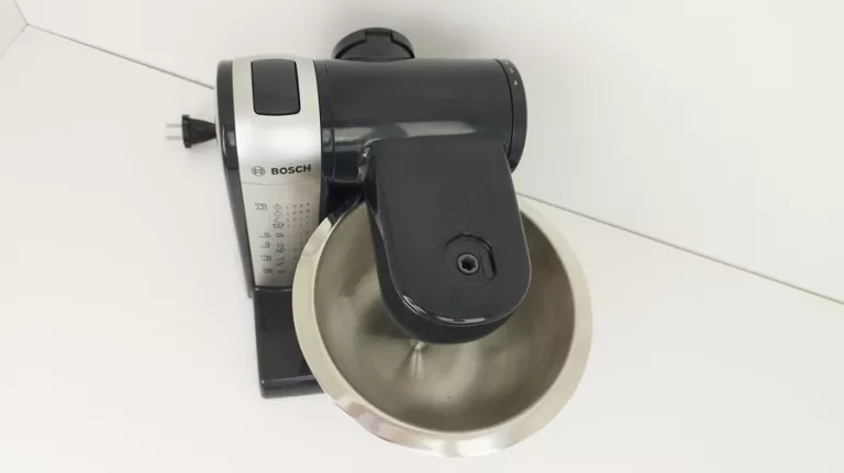 robot-kuchenny-planetarny-bosch-mum48a1-moc-600