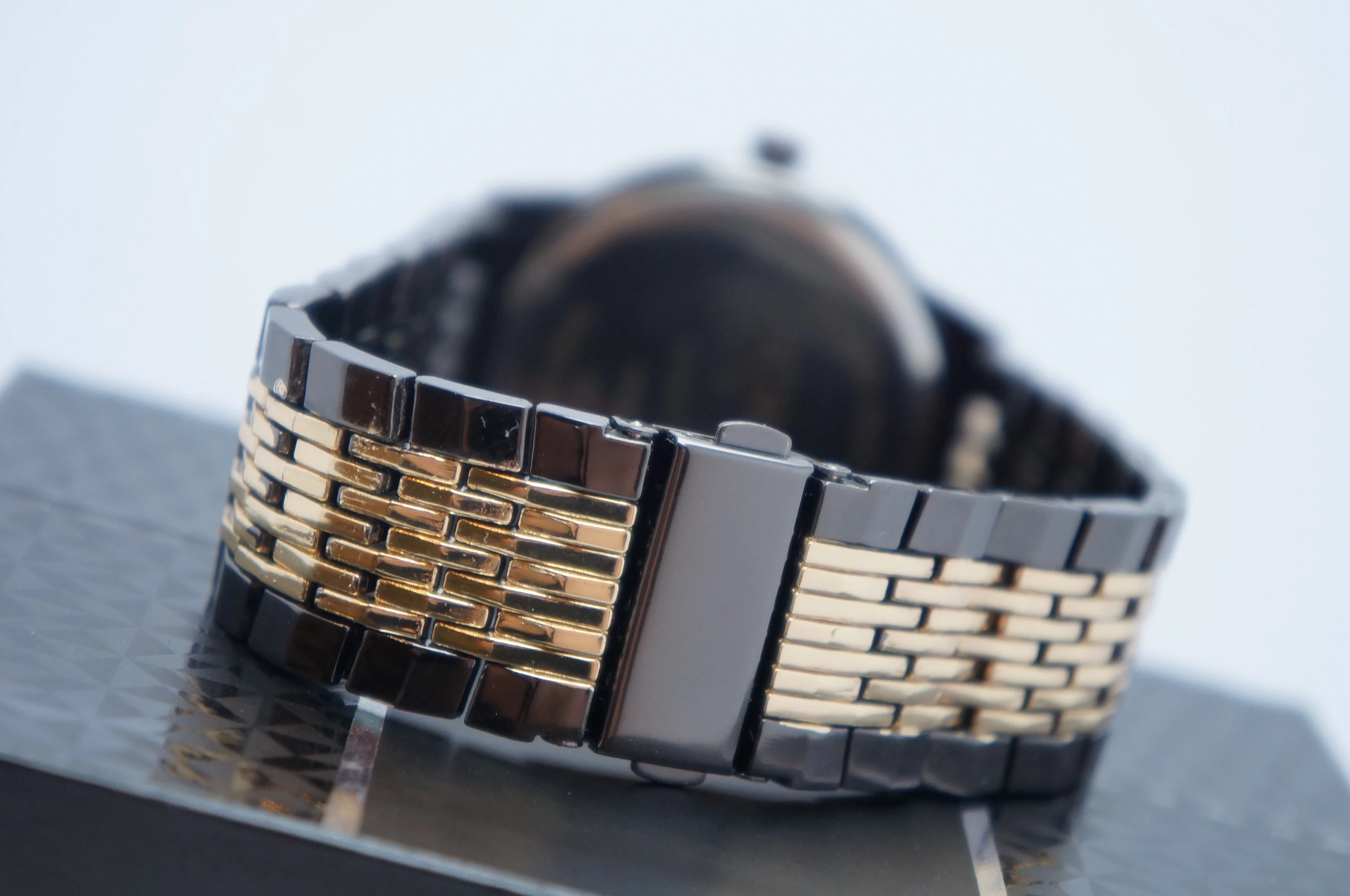 zegarek-jones-diamond-50466-mechanizm-kwarcowy