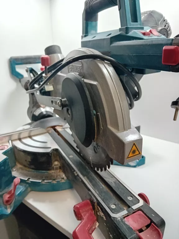 PIŁA UKOŚNICA ERBAUER 1400 W 216 MM
