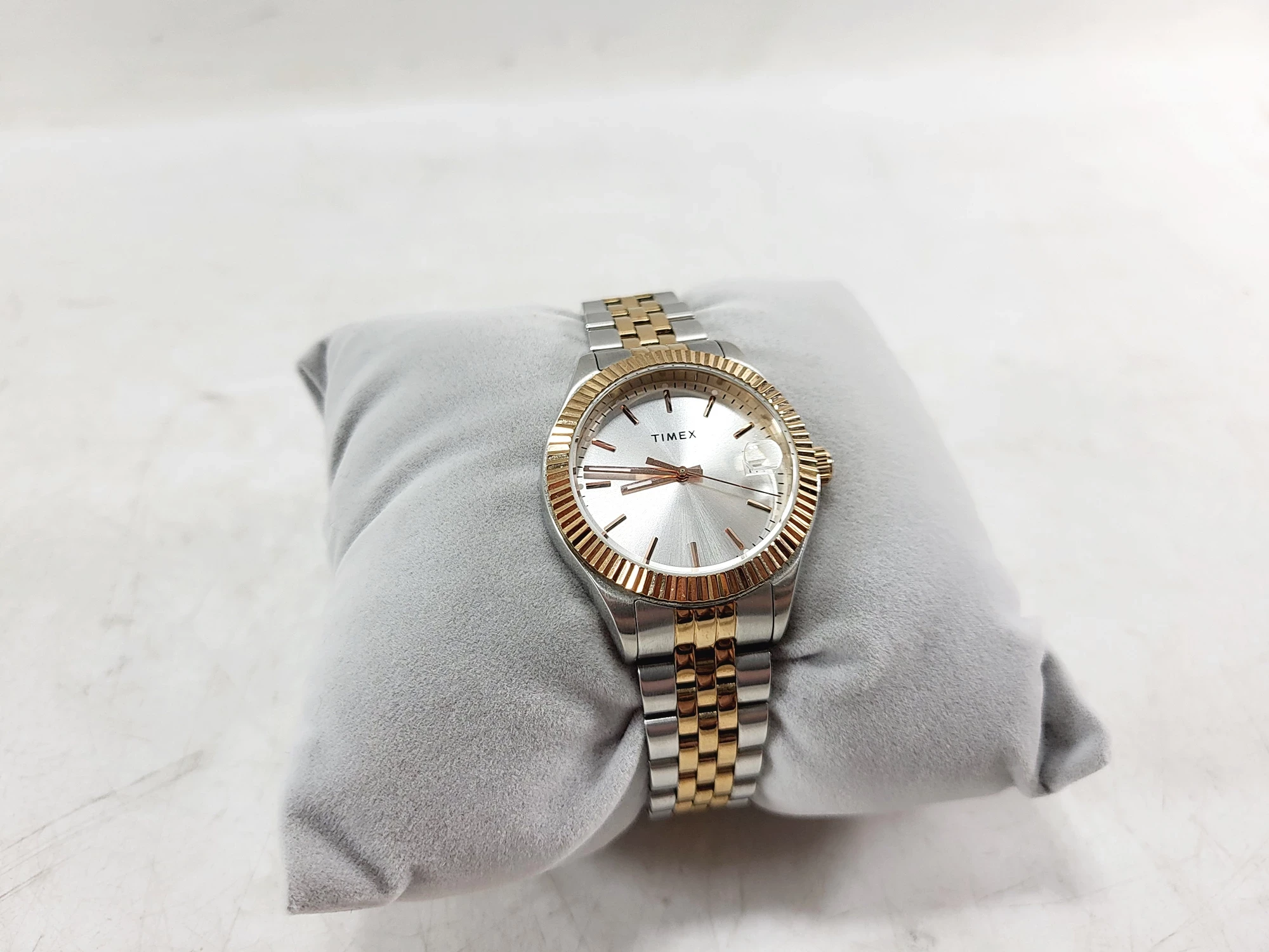 zegarek-damski-timex-waterbury-tw2t87000-srebrny-5-atm-ean-gtin-194366016000