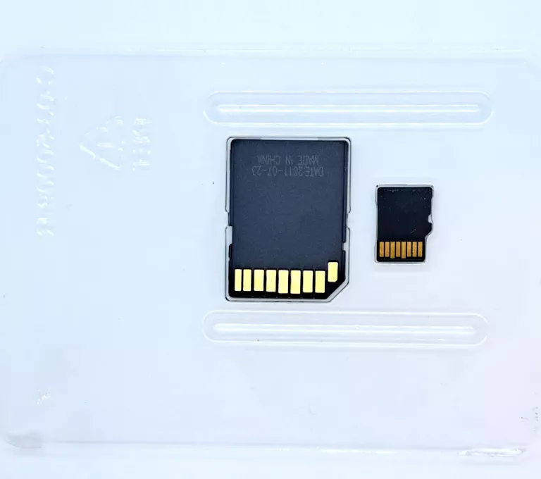 KARTA PAMIĘCI TOSHIBA 8GB + ADAPTER MICRO SD