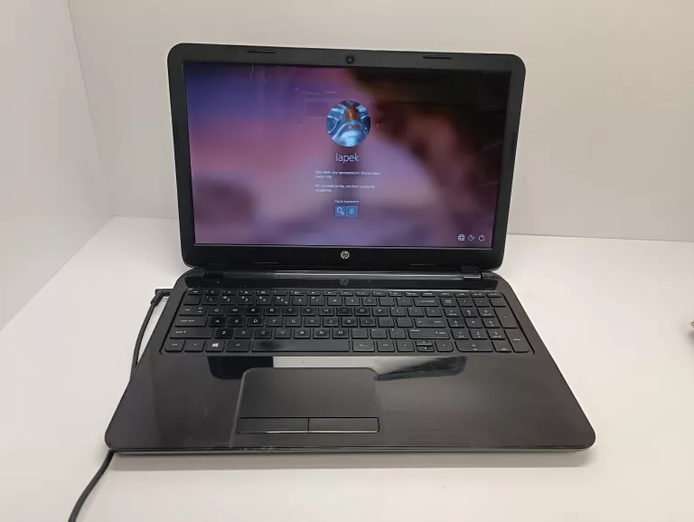 laptop-hp-qcwb335-zasilacz-rozdzielczosc-px-1366-x-768