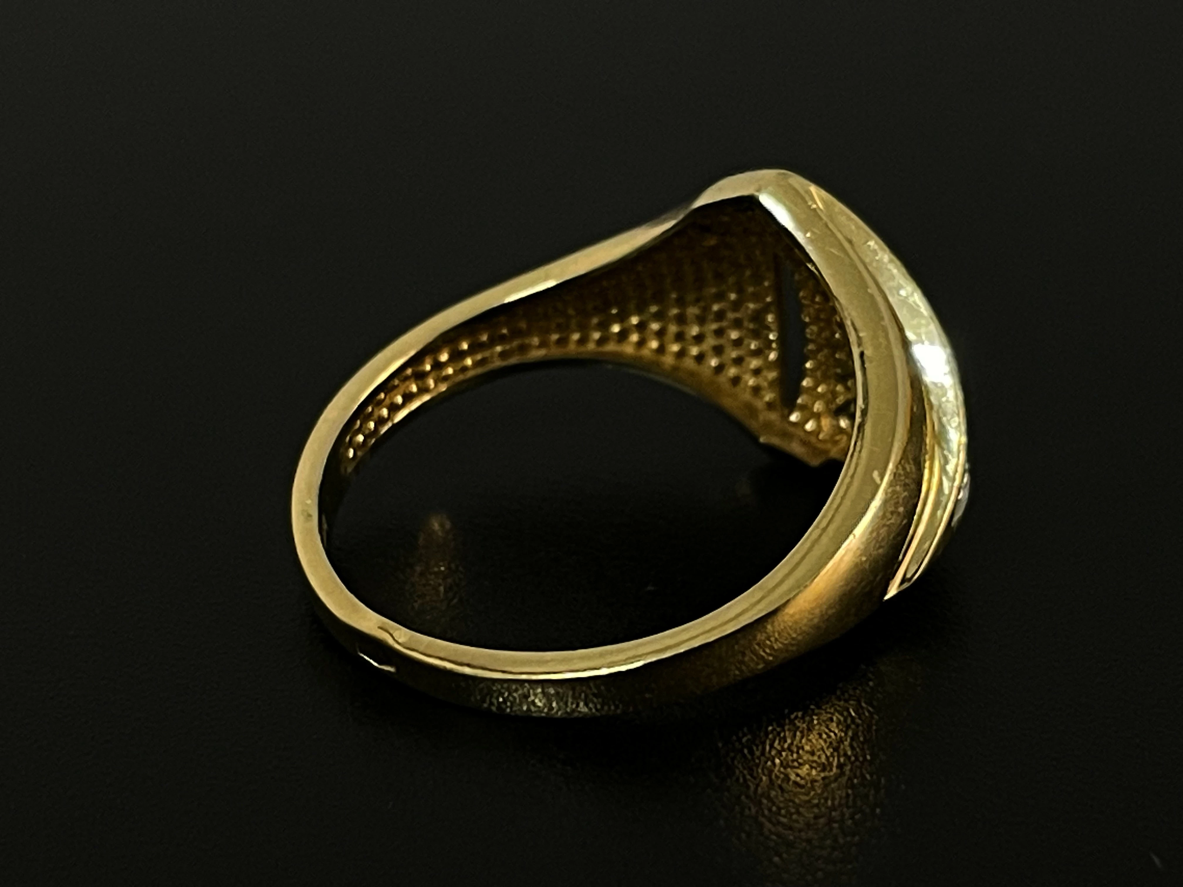 stylowy-zloty-pierscionek-p585-w319g-stan-uzywany