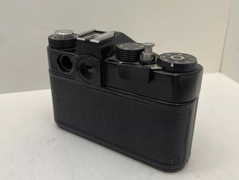 aparat-zenit-12xp-klasyka-fotografii-analogowej-stan-uzywany