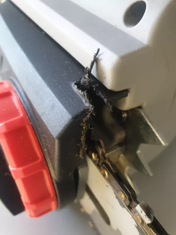 PILARKA ŁAŃCUCHOWA ELEKTRYCZNA DEDRA DED8702