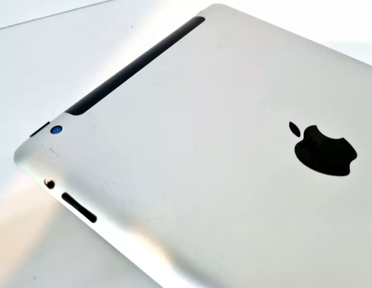 TABLET APPLE IPAD 4 GEN MD522FD 16GB )* PĘKNIĘTY EKRAN