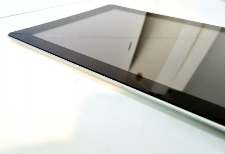 TABLET APPLE IPAD 4 GEN MD522FD 16GB )* PĘKNIĘTY EKRAN