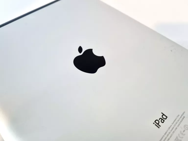 TABLET APPLE IPAD 4 GEN MD522FD 16GB )* PĘKNIĘTY EKRAN