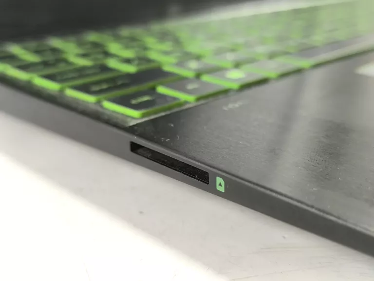 LAPTOP HP PAVILION GAMING I5-8300H 16 GB RAM / 1 TB HDD / 128 GB SSD