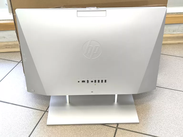 KOMPUTER AIO HP RYZEN3 SERIA 4000 8/256GB SSD WIN11 + AKCESORIA