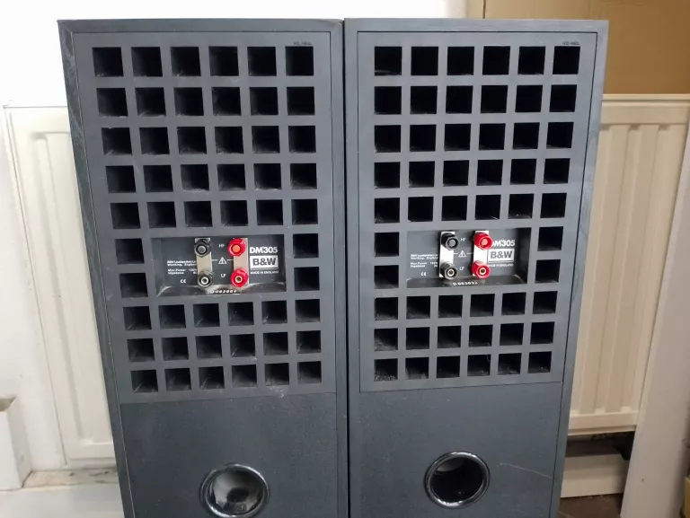 B&W DM305, BOWERS & WILKINS DM 305 KOLUMNY