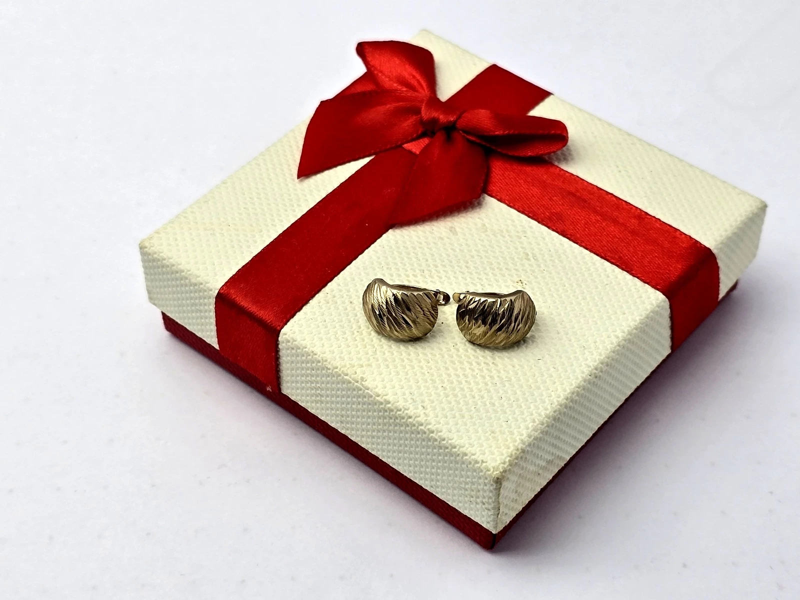 piekne-zmyslowe-zlote-kolczyki-16g-333-8k-rynek-20-gostynin-fly