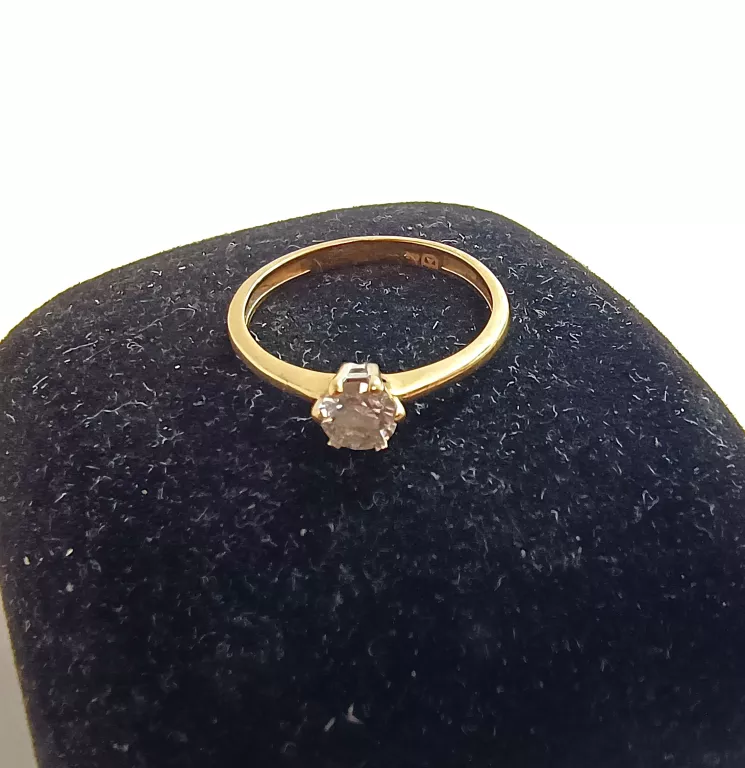 delikatny-zloty-pierscionek-585-143g-r12-marka-226434-1149069