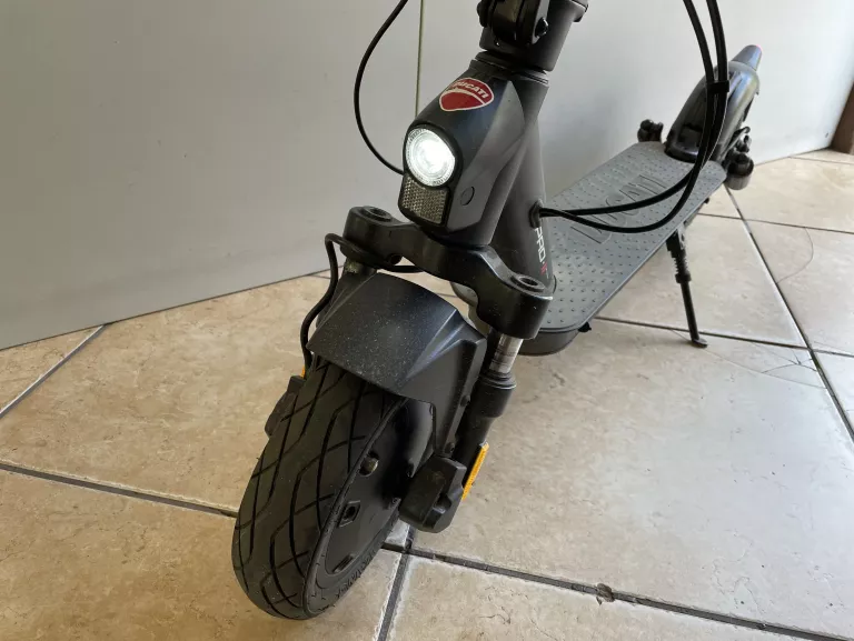 HULAJNOGA DUCATI PRO II EVO 350W AMORTYZACJA 10" CZARNY