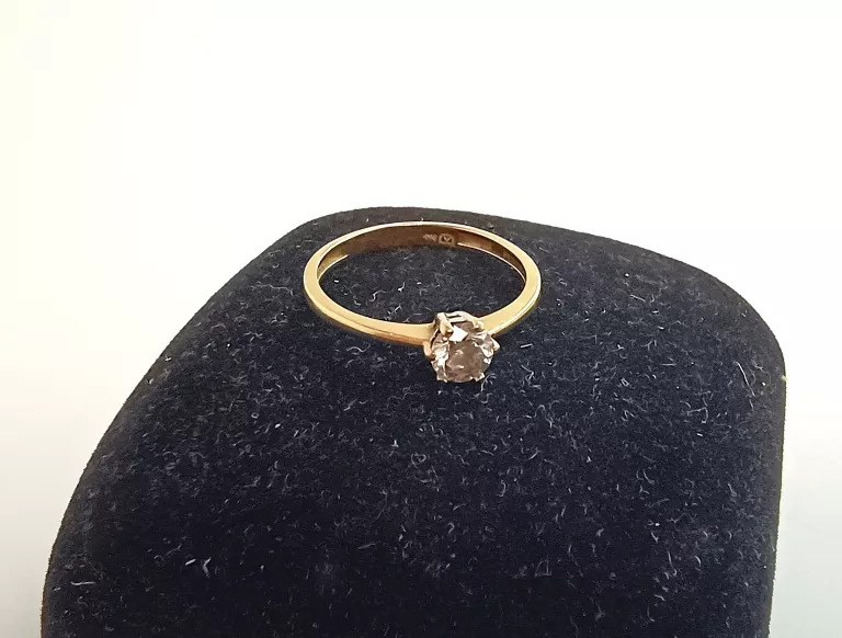 delikatny-zloty-pierscionek-585-143g-r12-rodzaj-2205-16