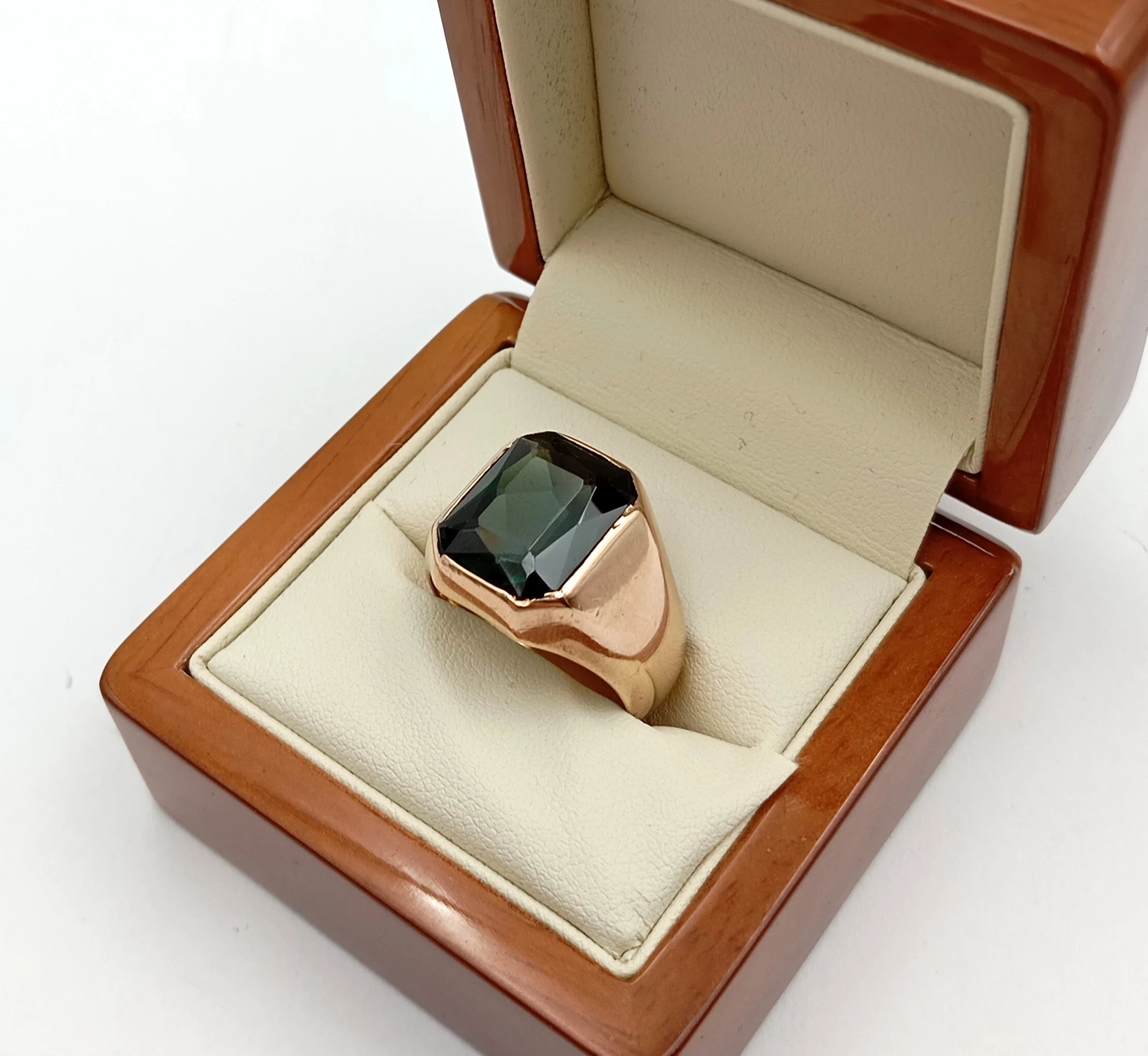 wyjatkowy-sygnet-z-zielonym-kamieniem-p585-1628g-stan-11323-2