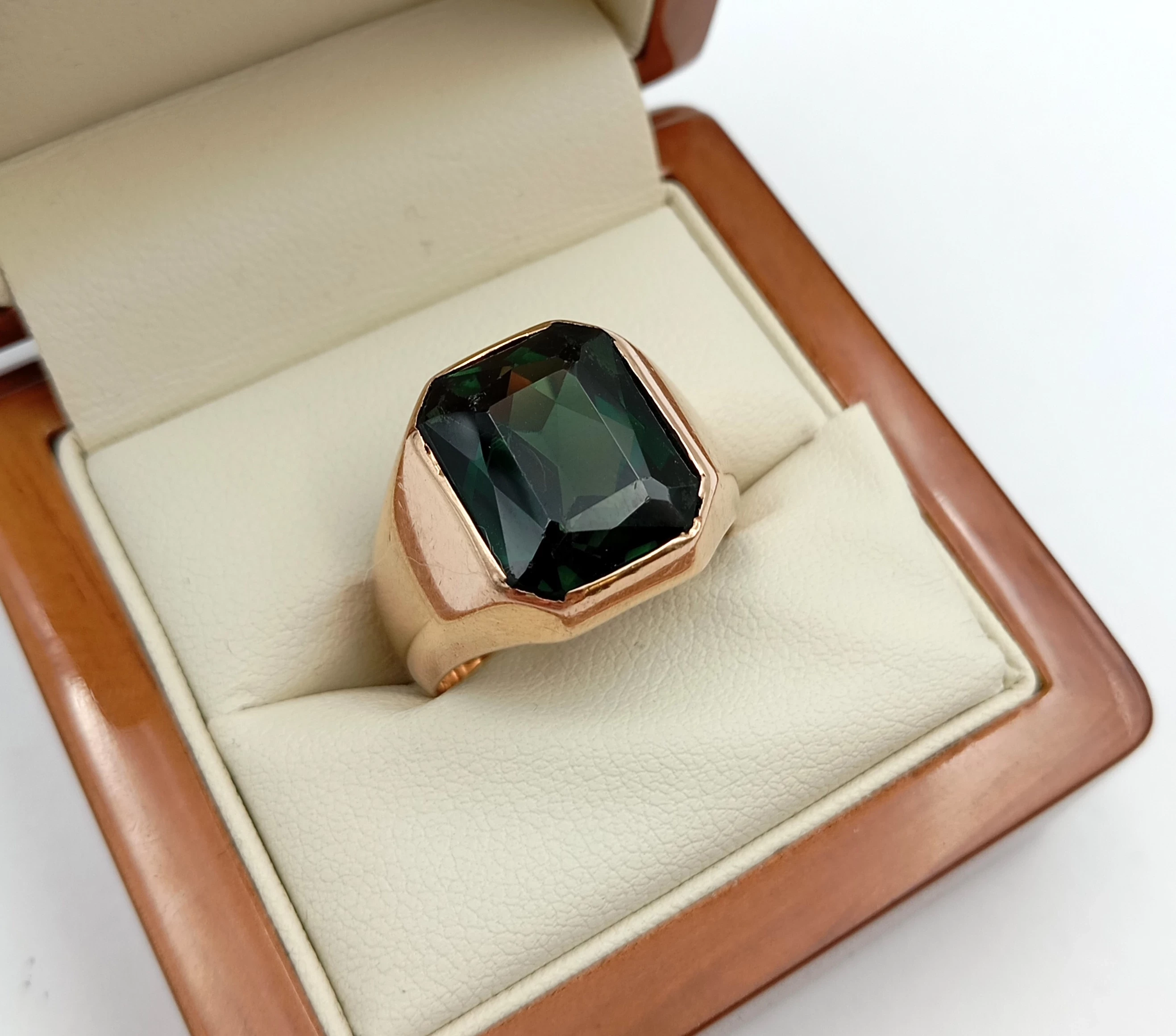 wyjatkowy-sygnet-z-zielonym-kamieniem-p585-1628g-ean-gtin-4251761321477