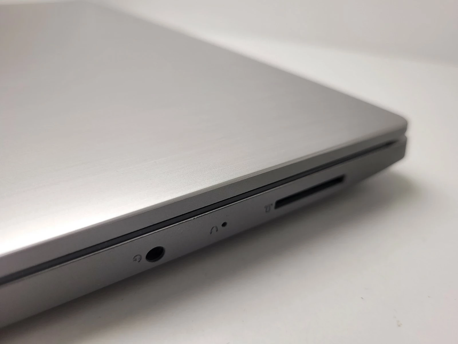 laptop-lenovo-ideapad-3-15iilk4dx-256gb-ssd-8gb-ram-i3-1005g1-komplet-pojemnosc-dysku-256