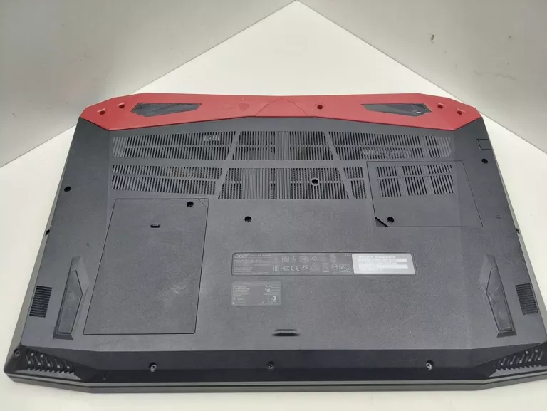 LAPTOP ACER PREDATOR HELIOS 300 I7-8750H/8GB RAM/1TB HDD