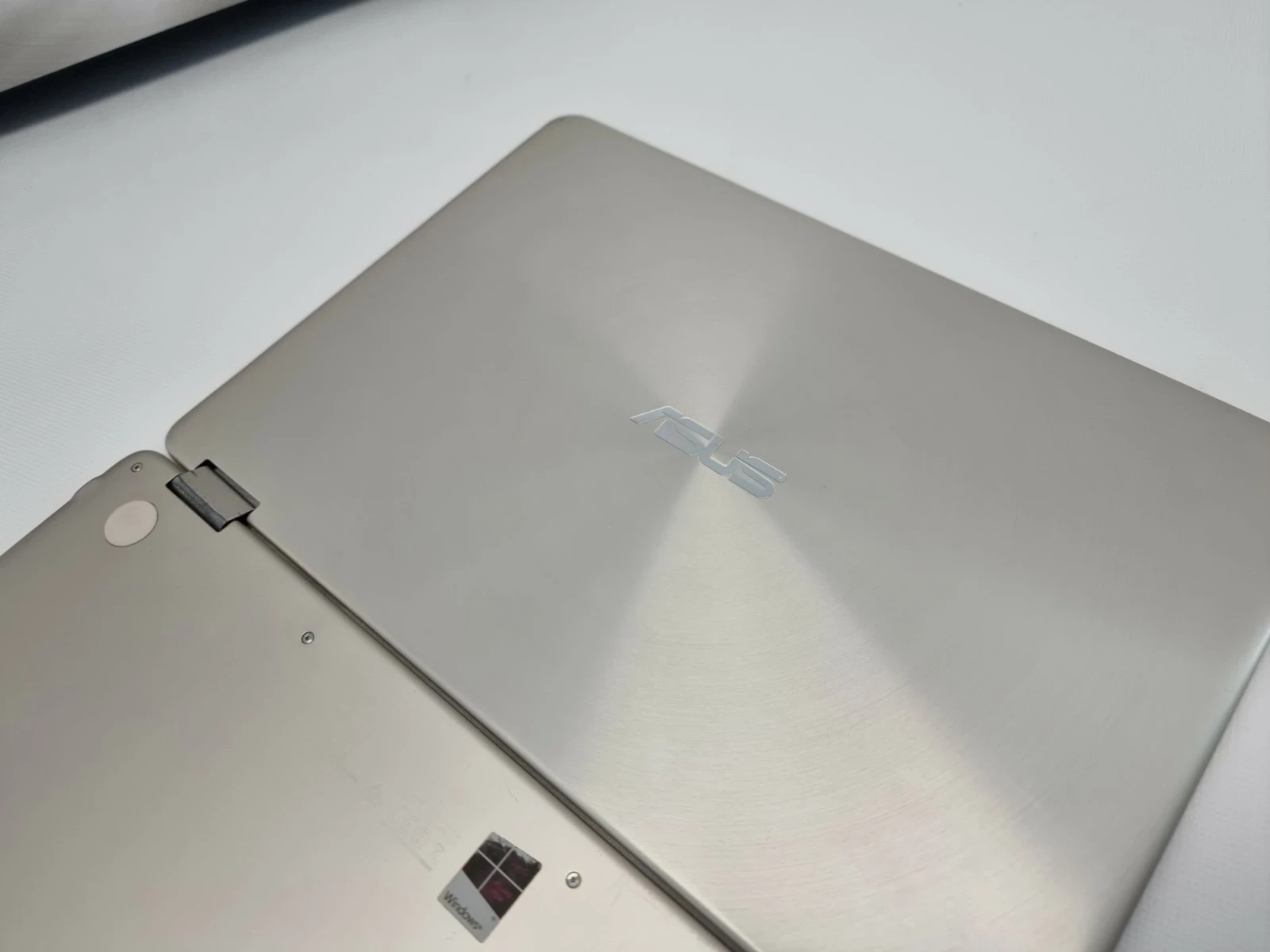 laptop-asus-zenbook-flip-ux360ca-m3-7y308gb256ssd-rodzaj-karty-graficznej-1234-1