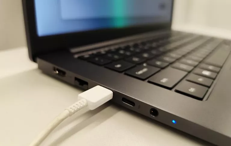 LAPTOP SAMSUNG GALAXY BOOK 2 32GB/512GB | CORE I7 | WIN 11 PRO