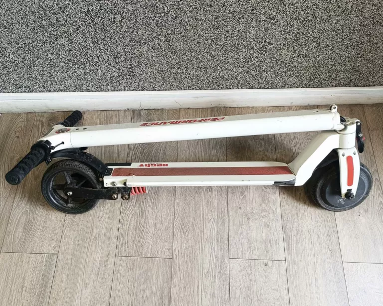 HULAJNOGA ELEKTRYCZNA HECHT 5125