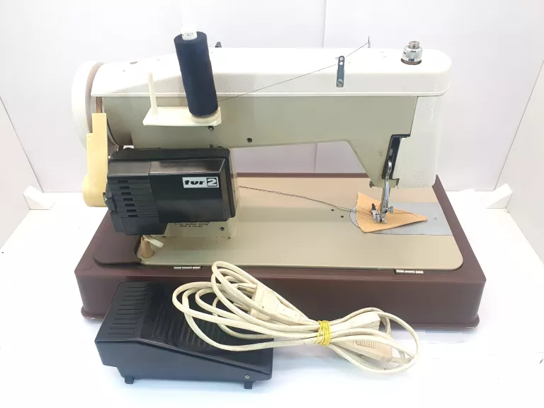 maszyna-do-szycia-lucznik-tur-2-komplet-stan-nie-wymaga-renowacji