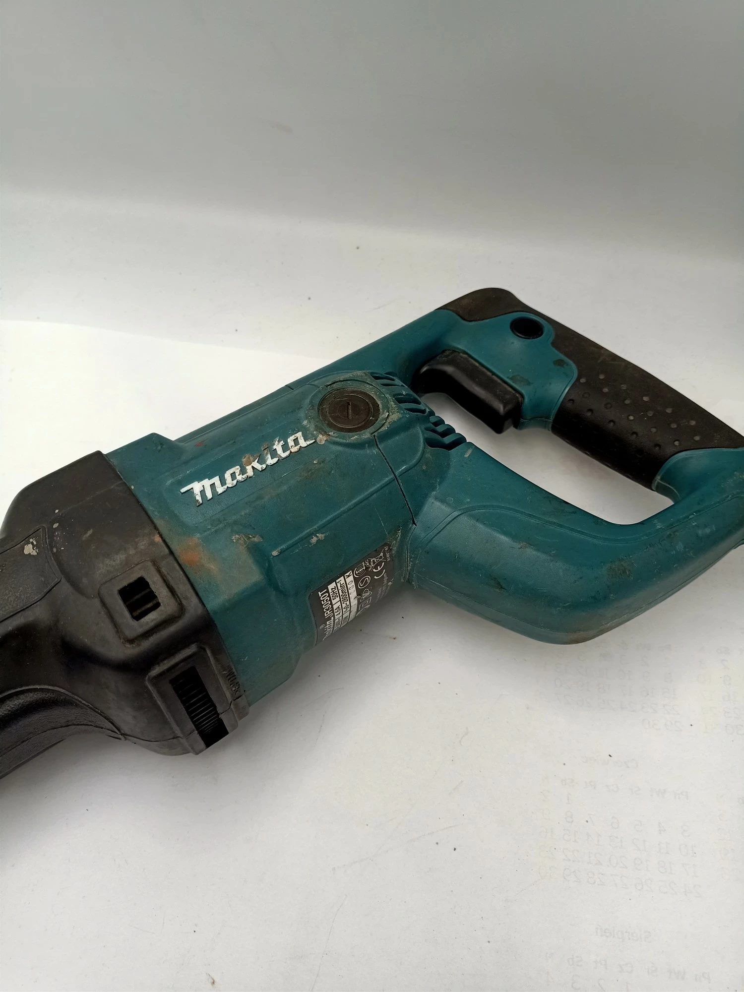pila-szablasta-makita-jr3050t-marka-makita