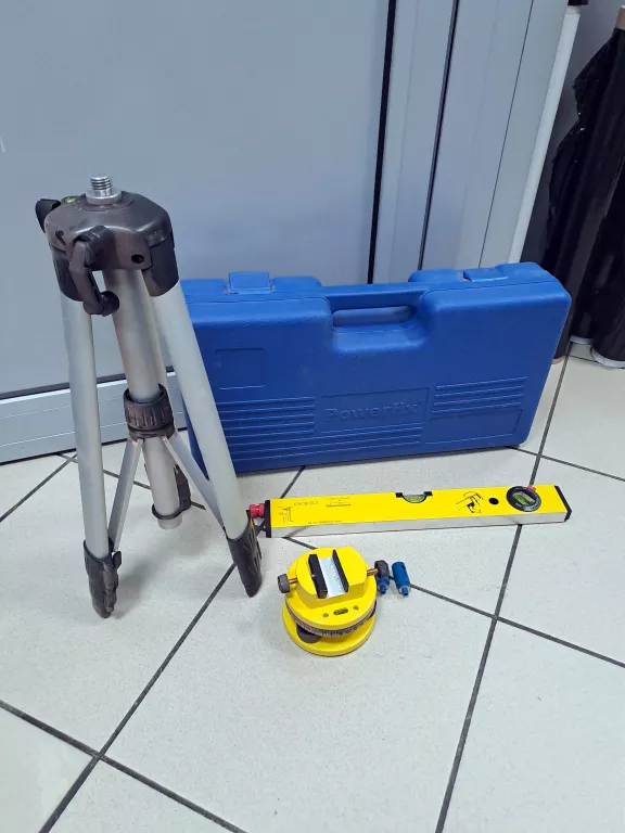 POZIOMICA LASEROWA POWERFIX PLW 670 WALIZKA