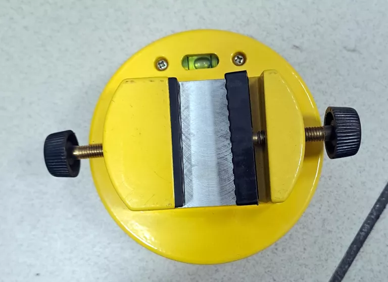 POZIOMICA LASEROWA POWERFIX PLW 670 WALIZKA