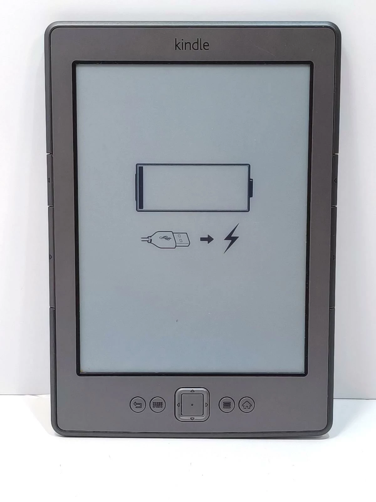 czytnik-ebook-kindle-d01100-classic-przekatna-ekranu-6