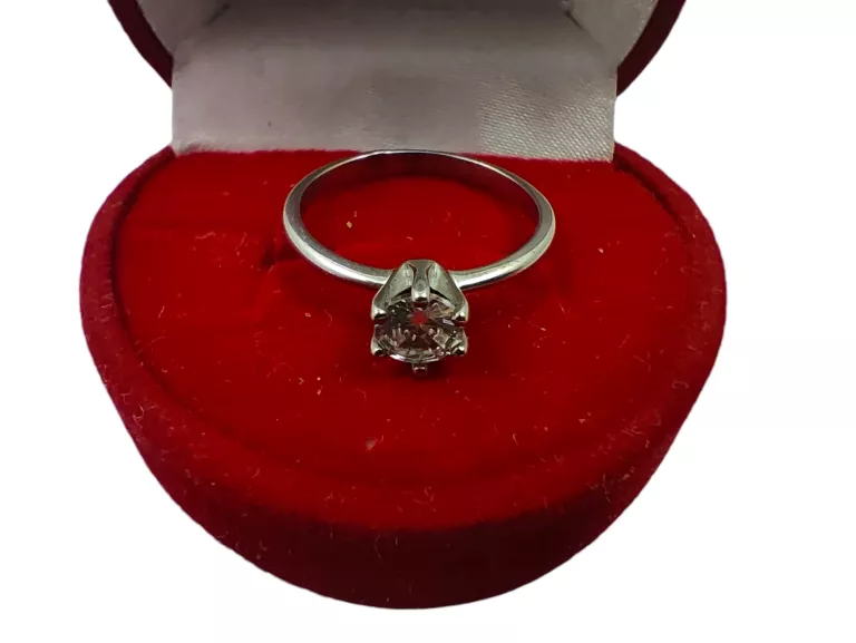 srebrny-pierscionek-925-stan-uzywany