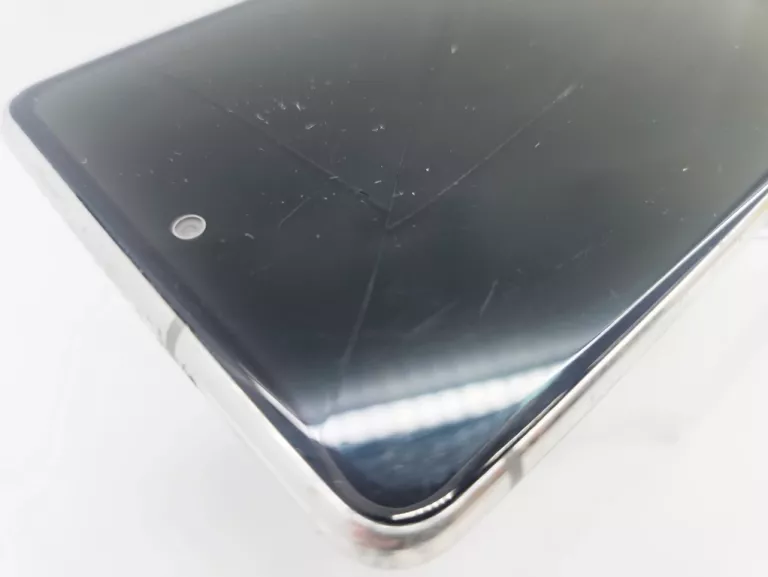 telefon-samsung-galaxy-s20-fe-przekatna-ekranu-65