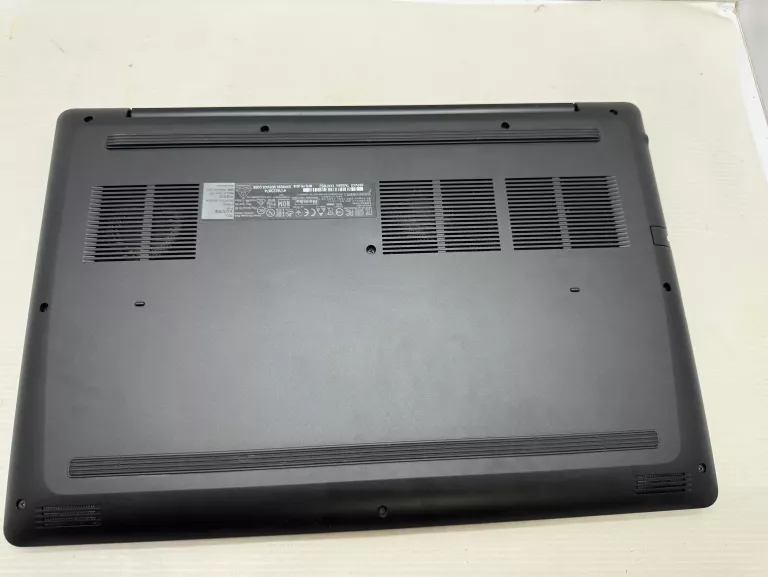 LAPTOP DELL P75F + TORBA+ZASILACZ