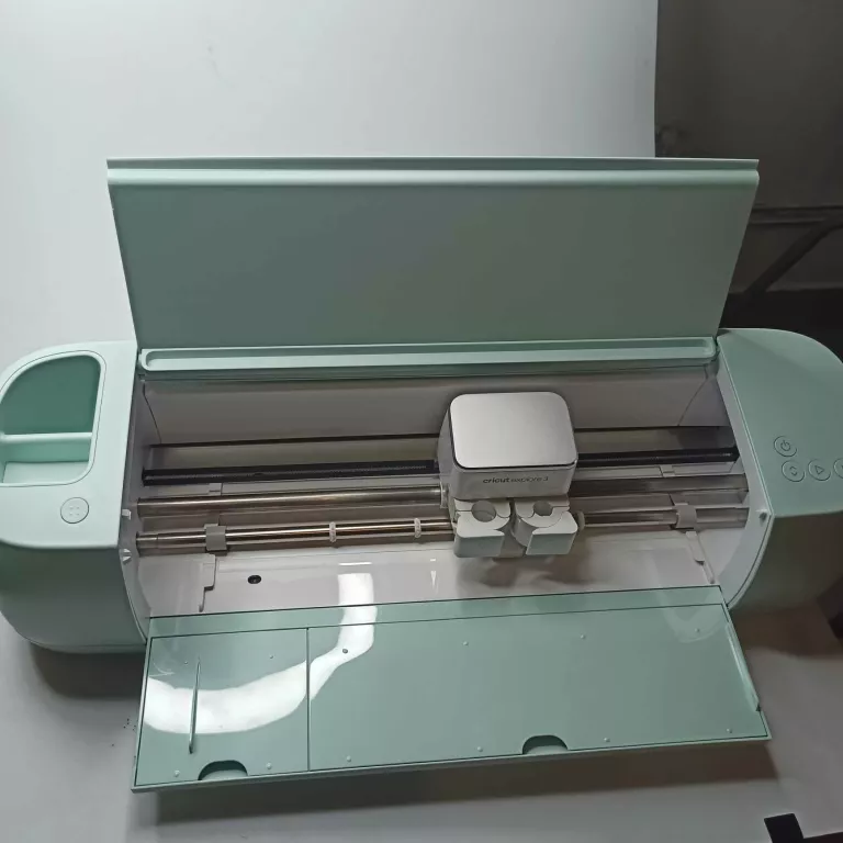 PLOTER CRICUT EXPLORE 3