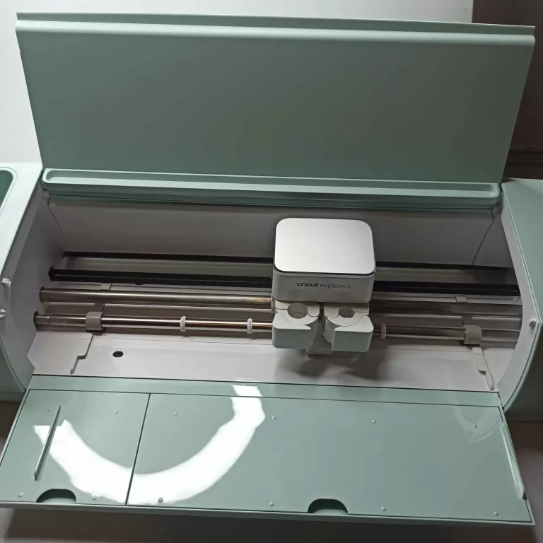 PLOTER CRICUT EXPLORE 3