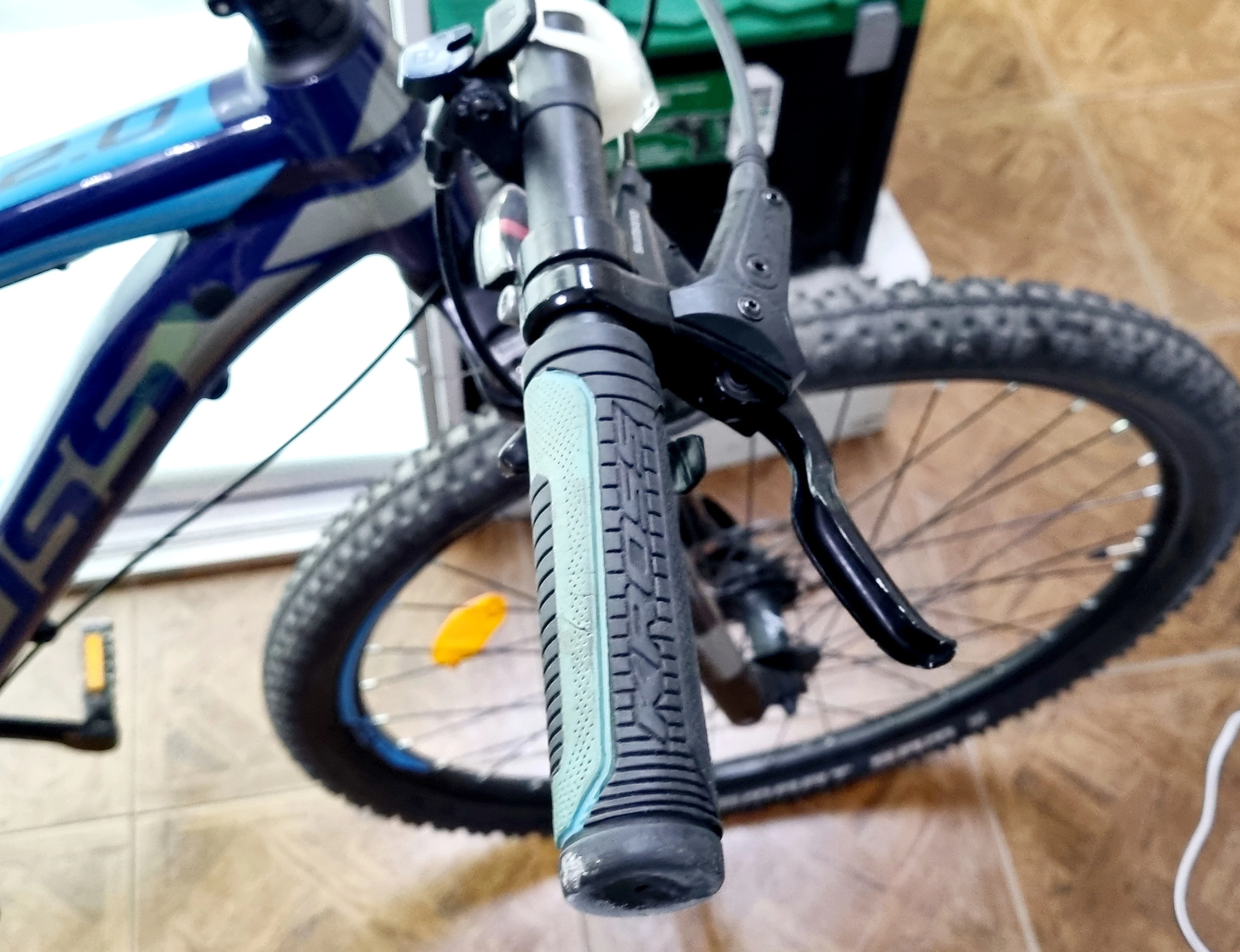 rower-mtb-xc-kross-level-20-29-rama-m-niebieski-liczba-biegow-18