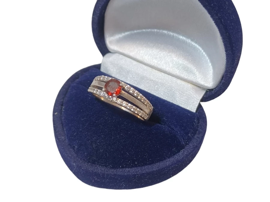srebro-sliczny-pierscionek-czerwony-kamien-waga-300