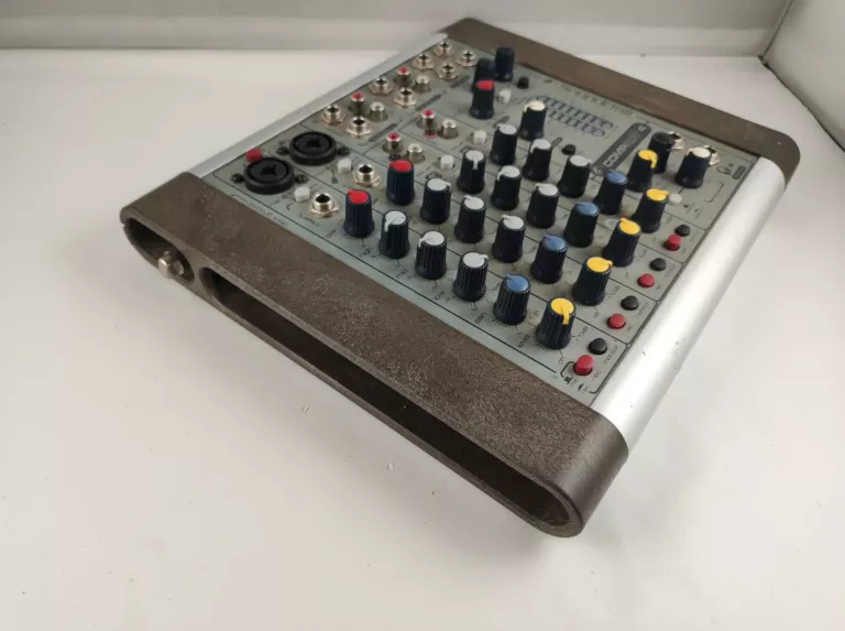SOUNDCRAFT COMPACT 4 - MIKSER 4 KANAŁOWY
