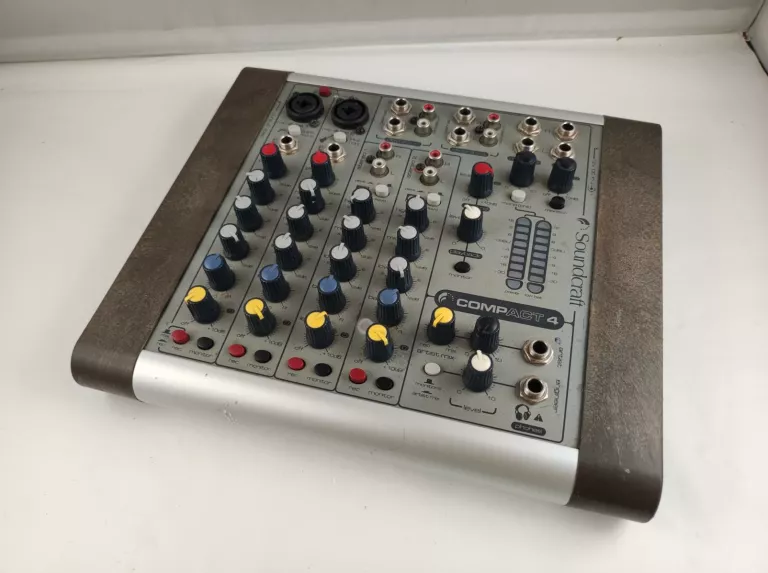 SOUNDCRAFT COMPACT 4 - MIKSER 4 KANAŁOWY