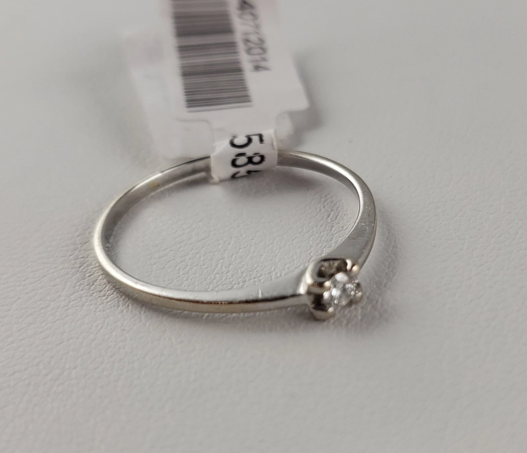 zloty-pierscionek-101g-585-1x-brylanty-waga-010