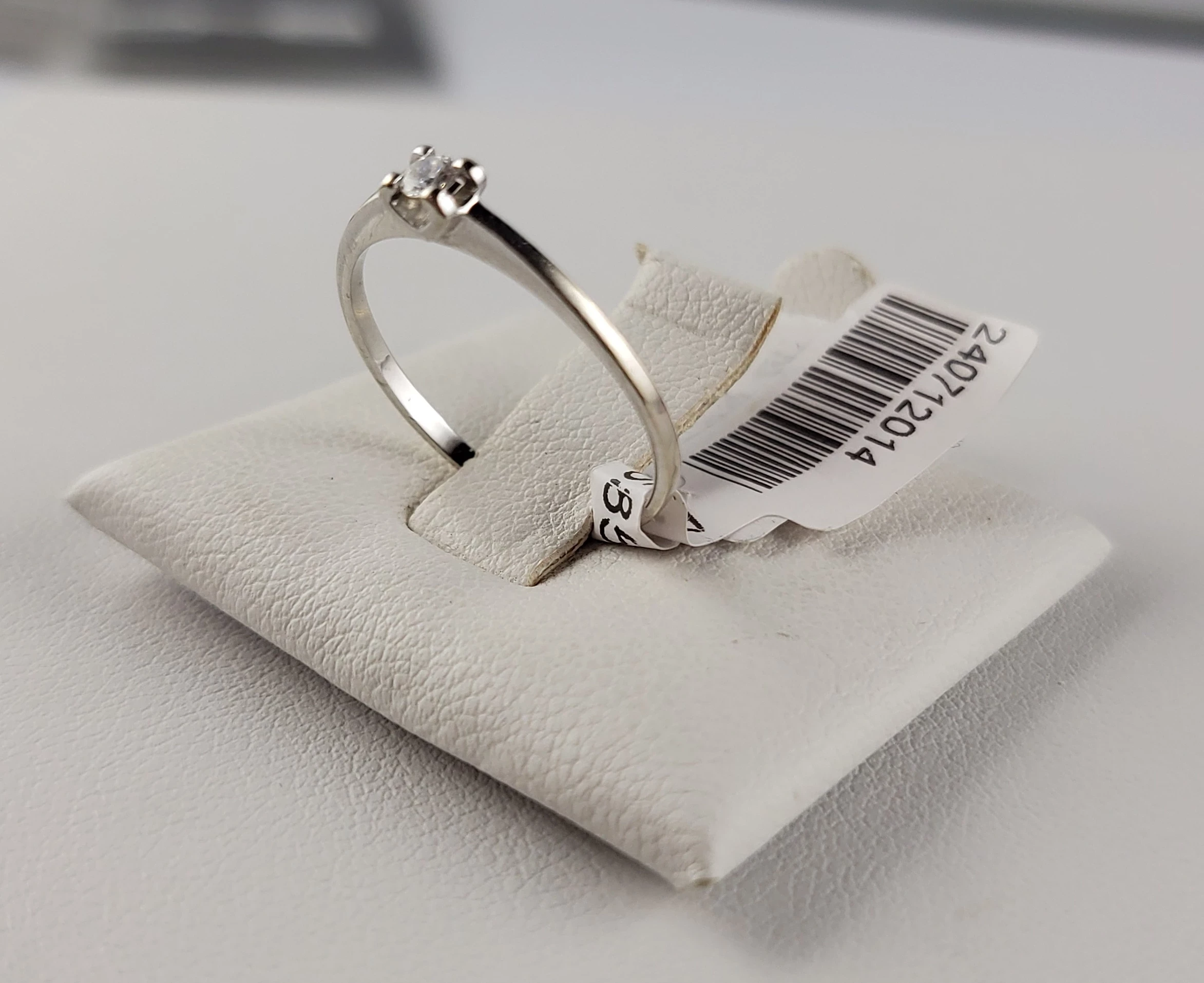 zloty-pierscionek-101g-585-1x-brylanty-kamien-17088-524288