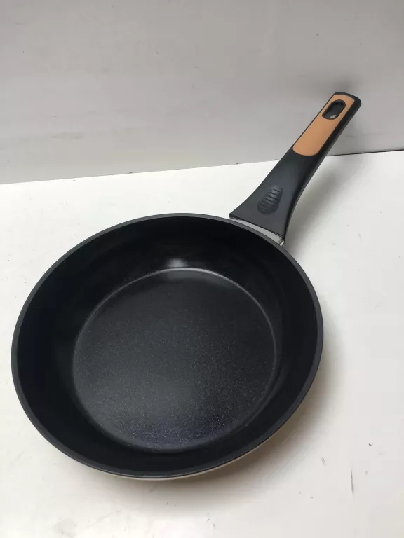 crofton-naczynia-kuchenne-i-akcesoria-marka-crofton