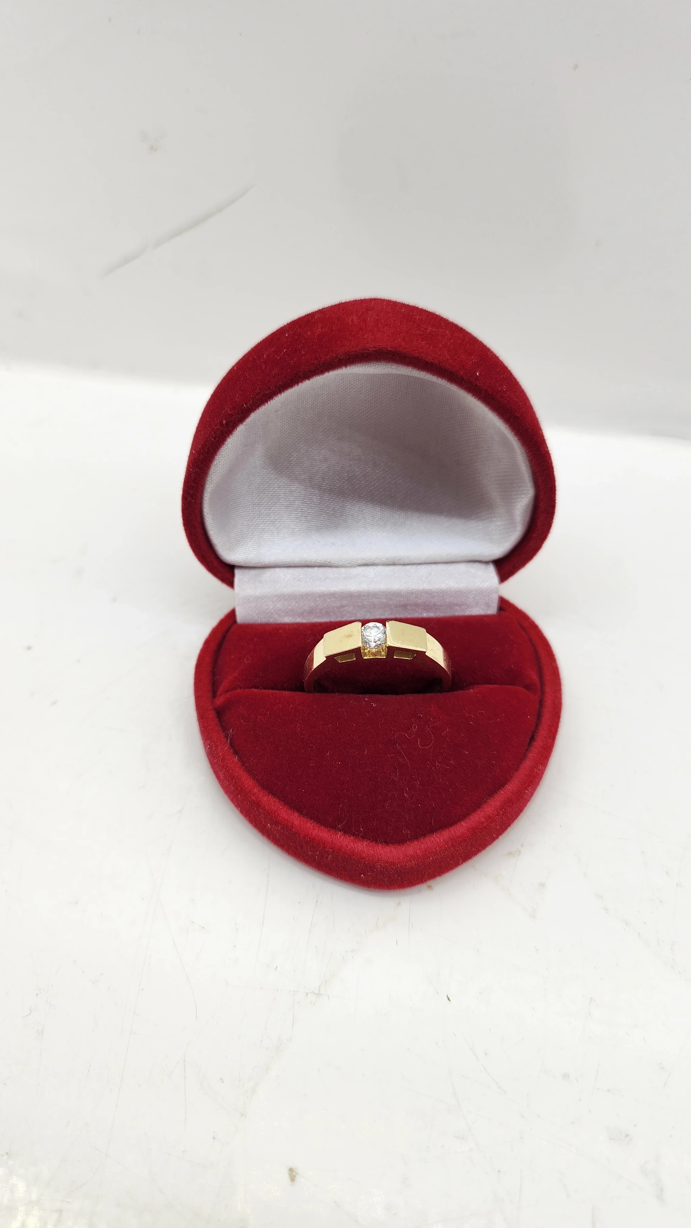 delikatny-zloty-pierscionek-p585-r14-301-g-stan-uzywany