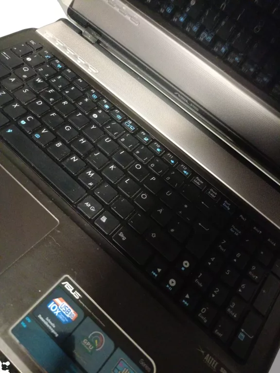 LAPTOP ASUS X64J + ZAS OPIS!!!